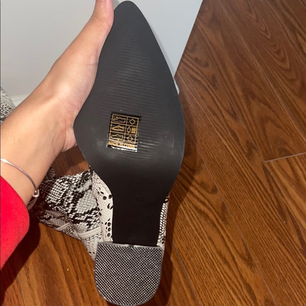SHEIN Gray Snake Print Heeled Boots - Picture 2 of 3